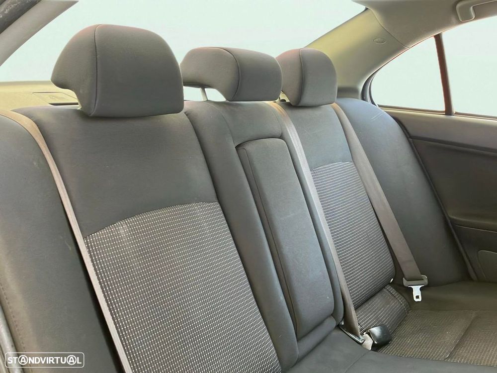 Mitsubishi Lancer 1.5 Invite - 15