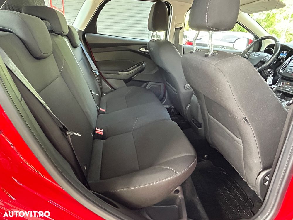 Ford Focus - 13