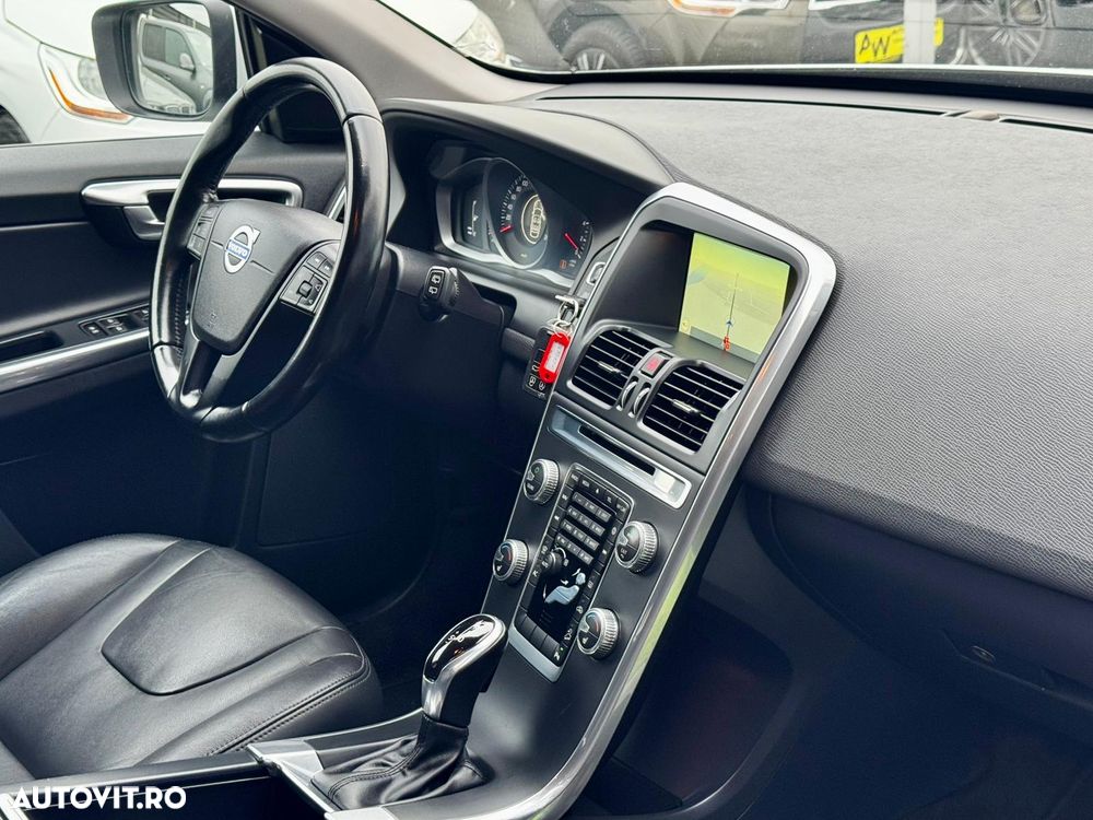 Volvo XC 60 D4 AWD Geartronic Summum - 9