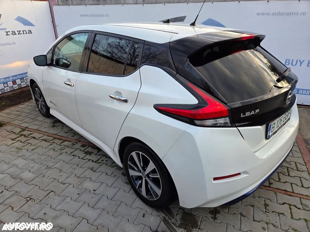 Nissan LEAF - 12