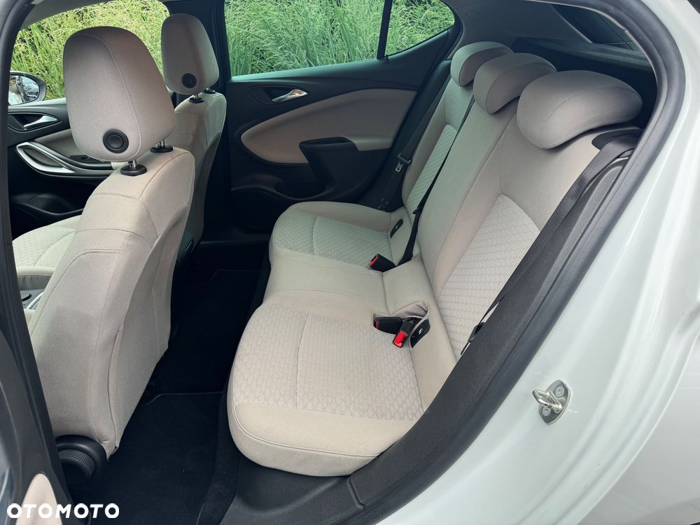 Opel Astra V 1.4 T Enjoy S&S - 11