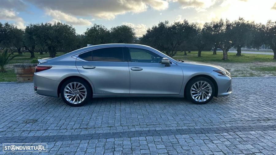 Lexus ES 300h Executive+ - 4