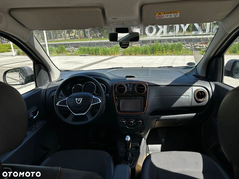 Dacia Lodgy TCe 115 Stepway - 15