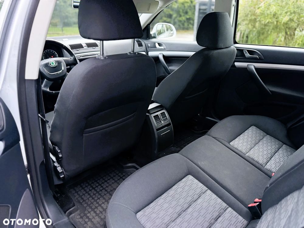 Skoda Octavia 2.0 TDI DPF Ambiente - 17