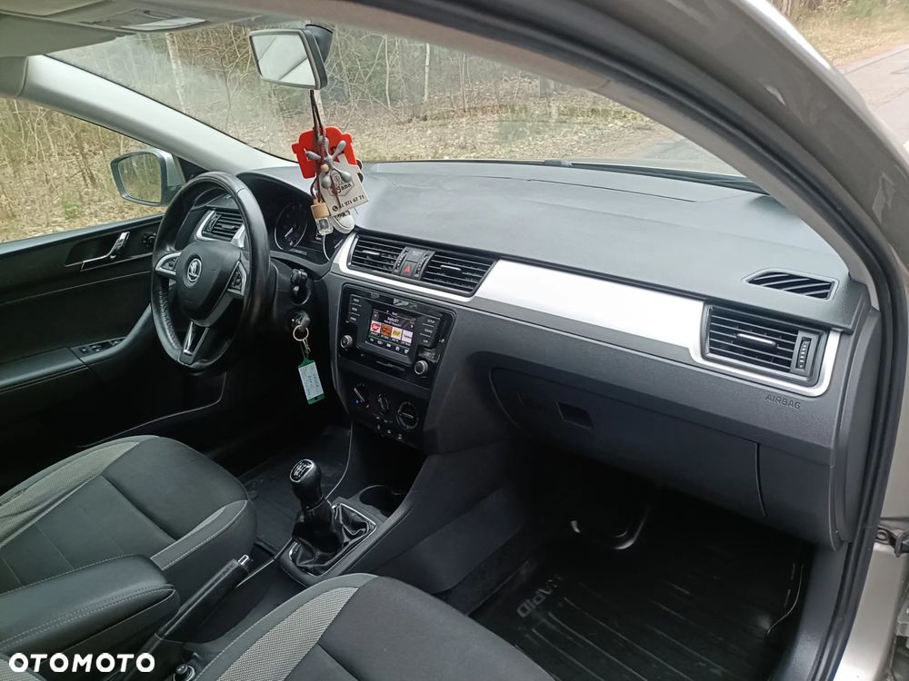 Skoda RAPID 1.2 TSI Active - 14