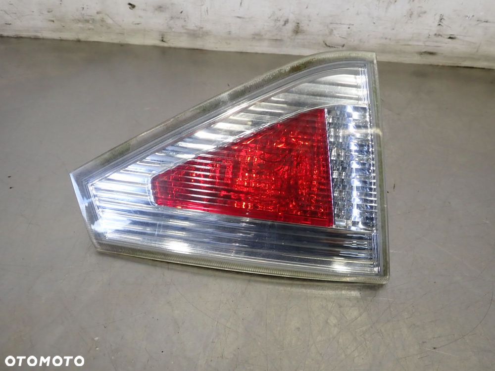 LAMPA LEWA TYLNA W KLAPIE SUBARU IMPREZA 1.5 - 1