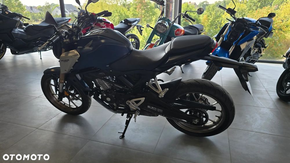Honda CB - 4