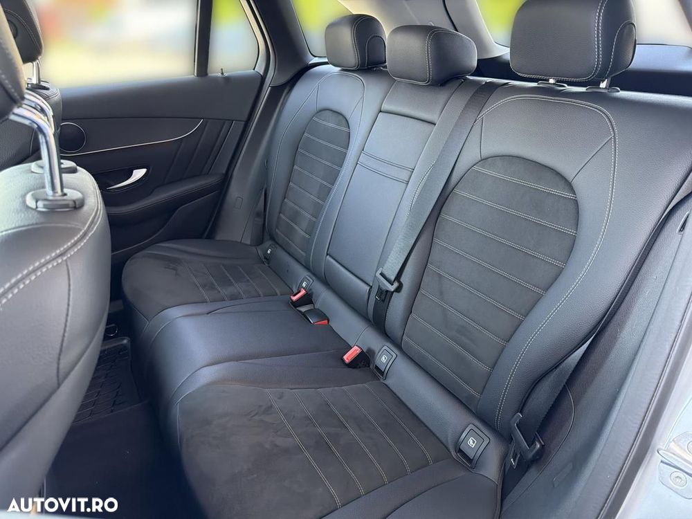 Mercedes-Benz GLC 300 4MATIC MHEV - 17