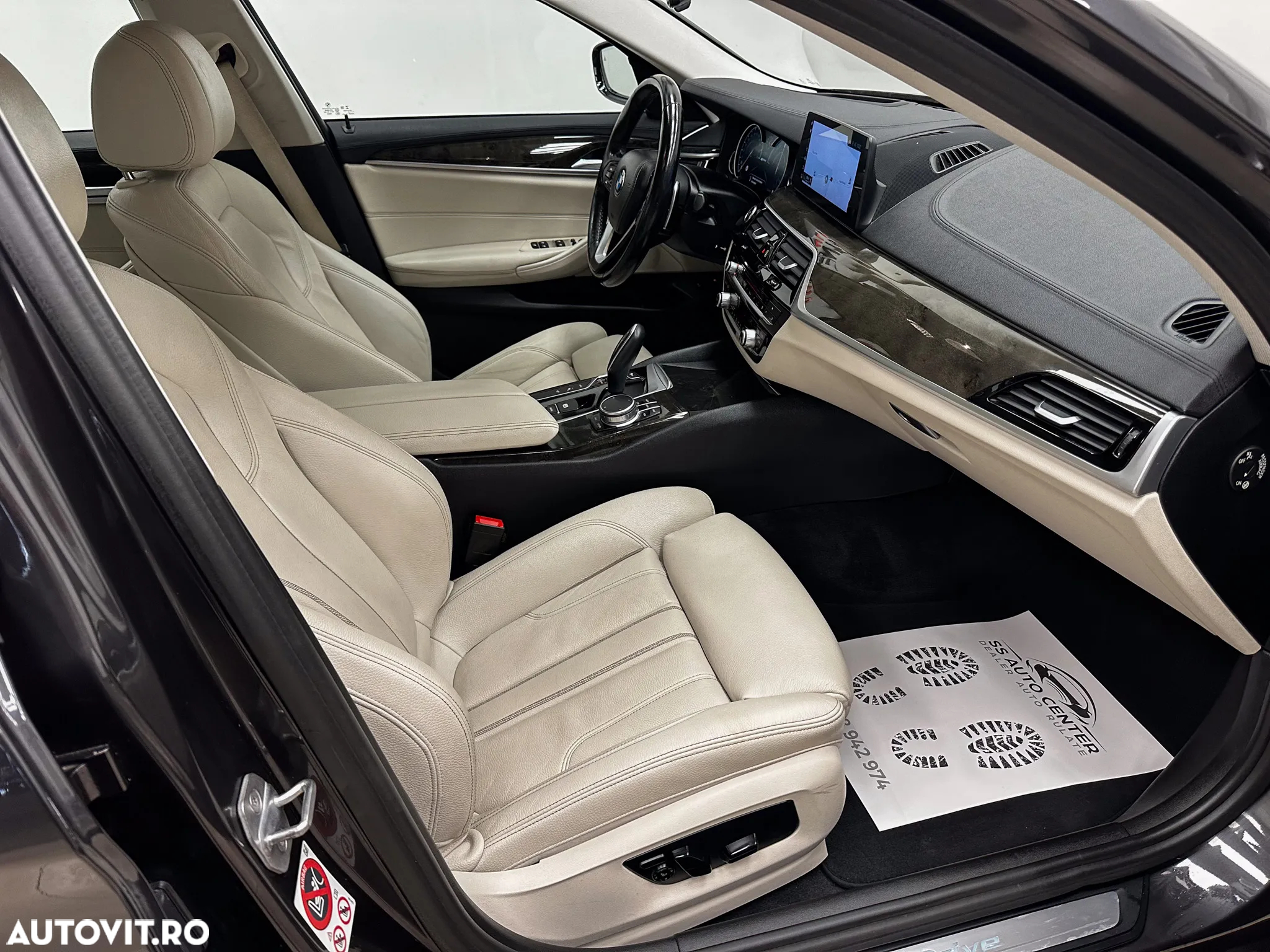 BMW Seria 5 530e Aut. Sport Line - 15