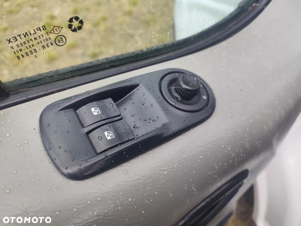 Renault Trafic - 16