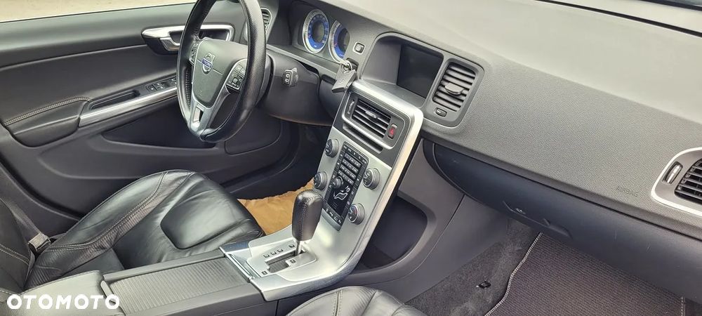 Volvo V60 D3 Geartronic R-Design - 18