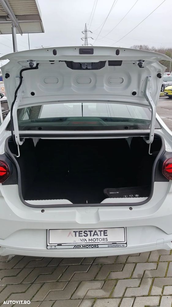 Dacia Logan TCe 90 Essential - 11