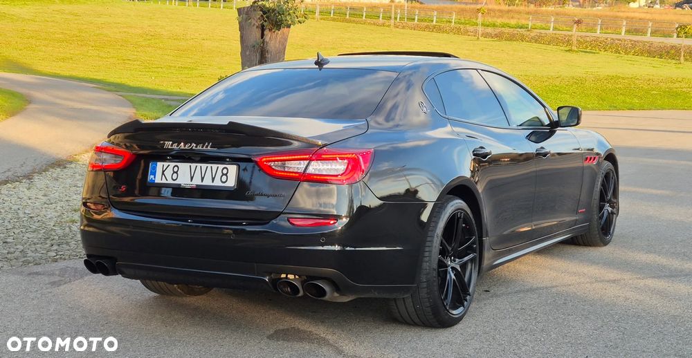 Maserati Quattroporte - 11