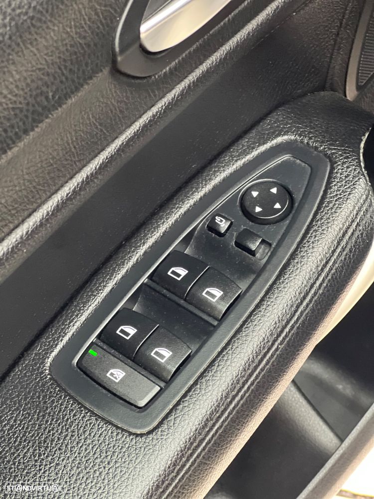 BMW 116 d EfficientDynamics Edition Sport Line - 12