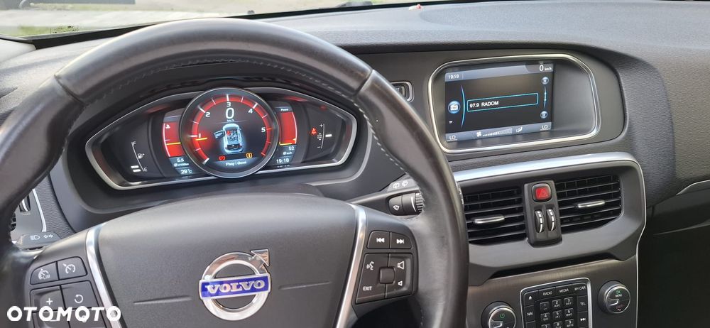 Volvo V40 D2 Momentum - 18