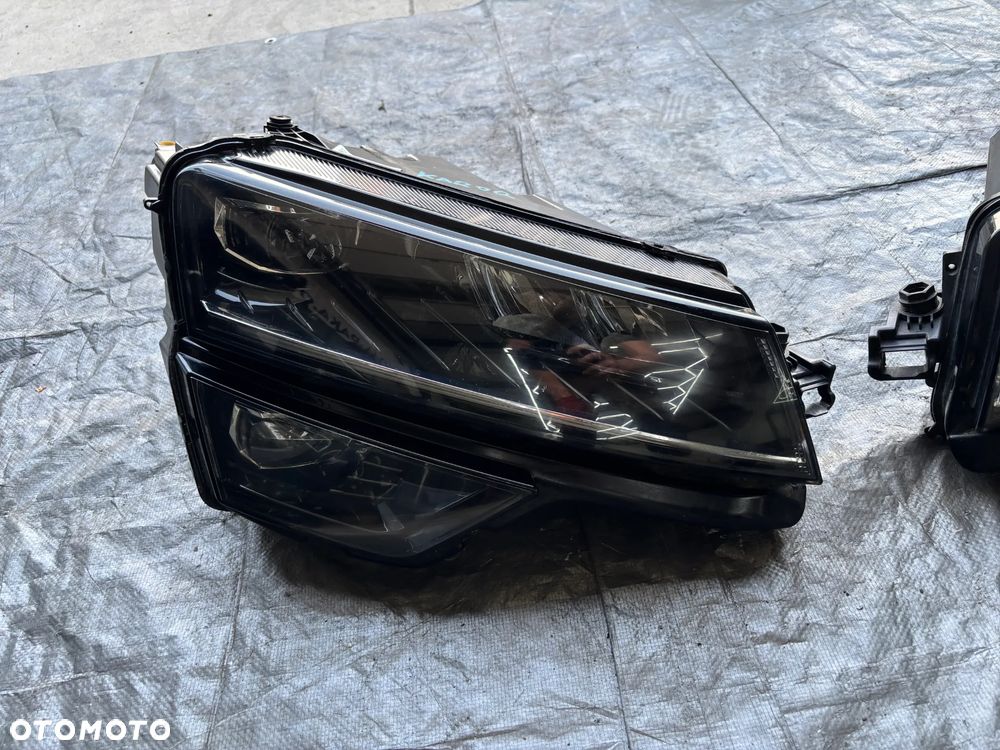 Skoda KAROQ  lampa przód prawa lewa Kompletna 57B941016F 57B941015F - 2