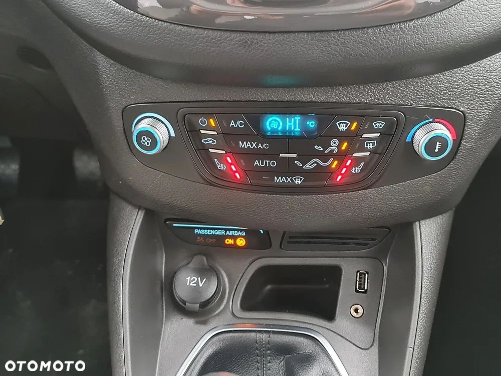 Ford Tourneo Courier 1.5 TDCi Titanium - 30