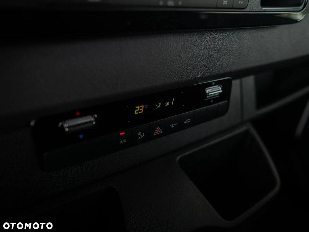 Mercedes-Benz Sprinter - 15