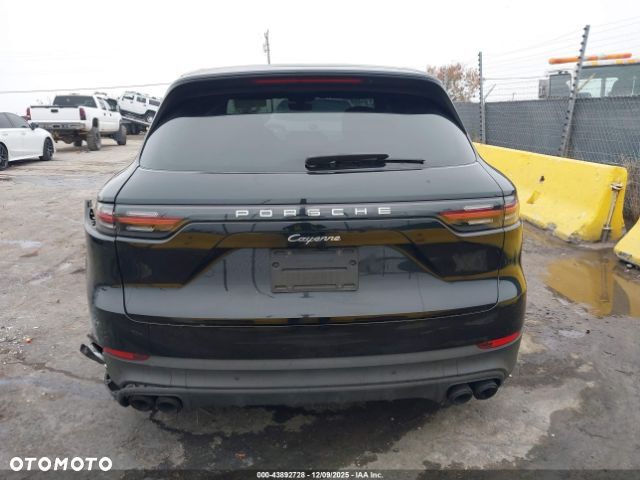 Porsche Cayenne - 4