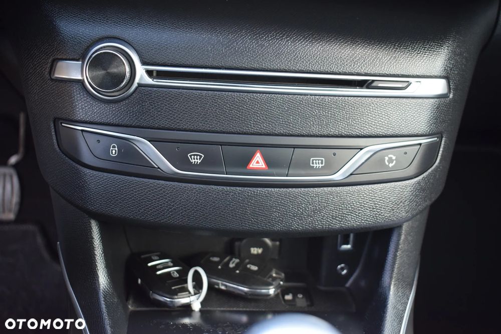 Peugeot 308 1.2 PureTech Allure S&S - 27