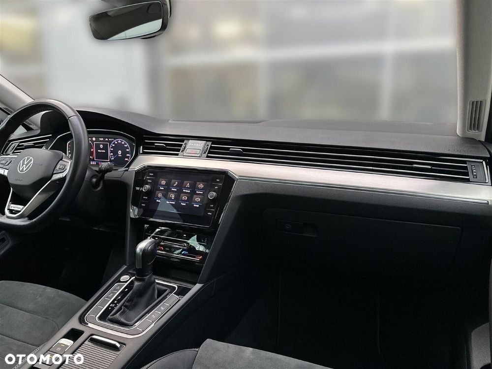 Volkswagen Passat - 13