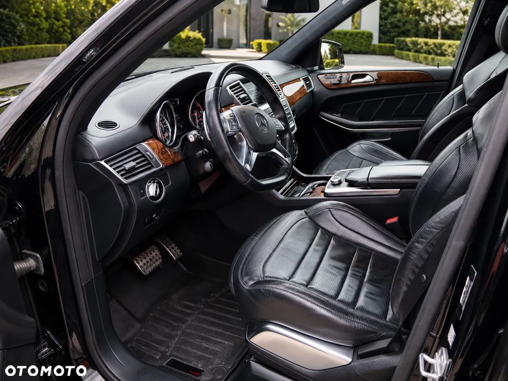 Mercedes-Benz GL 63 AMG - 29