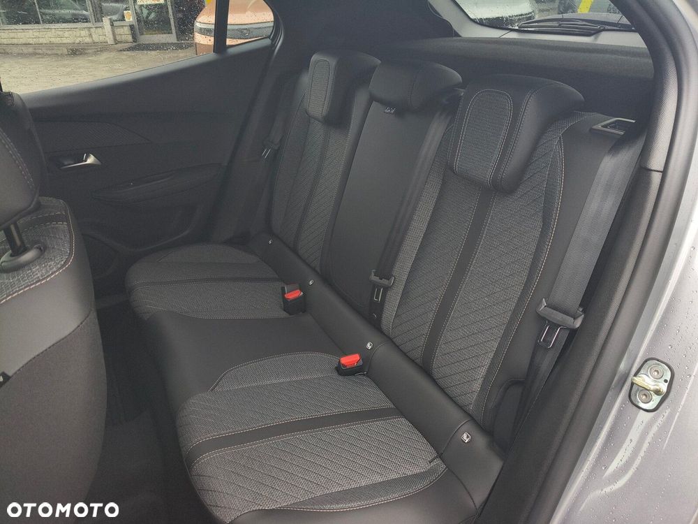 Peugeot 2008 - 13
