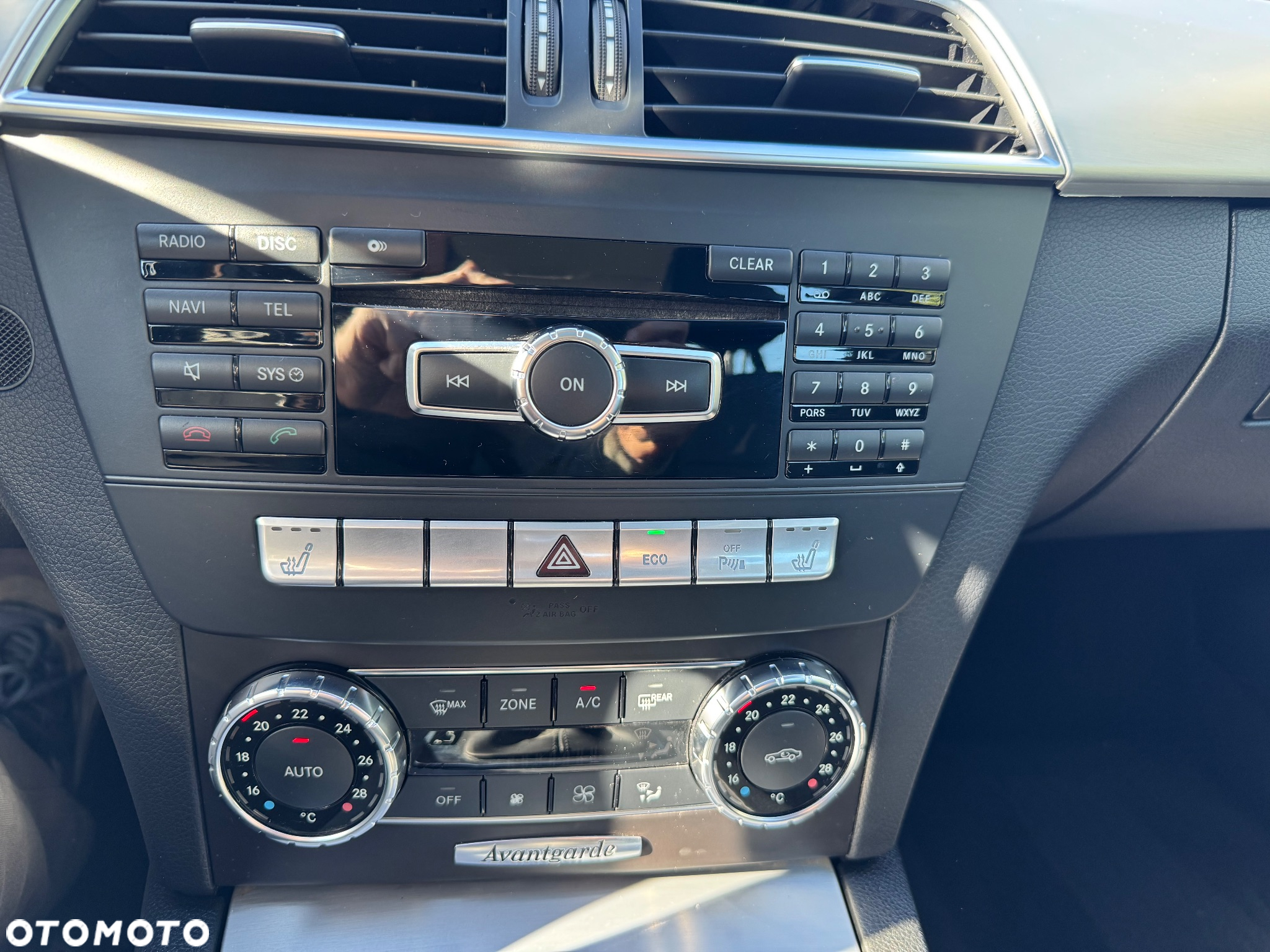 Mercedes-Benz Klasa C 180 T BlueEFFICIENCY 7G-TRONIC Avantgarde - 19