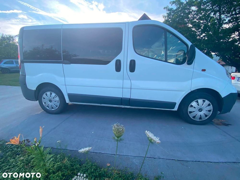 Opel Vivaro - 1
