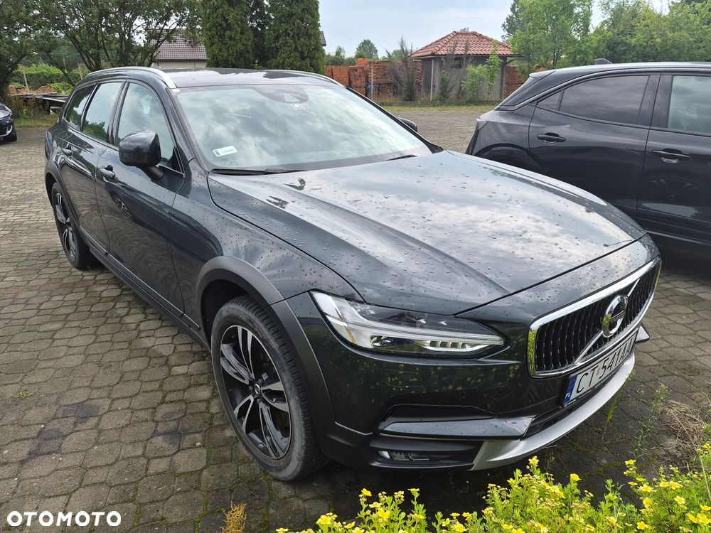 Volvo V90 D5 SCR AWD Momentum Pro - 4