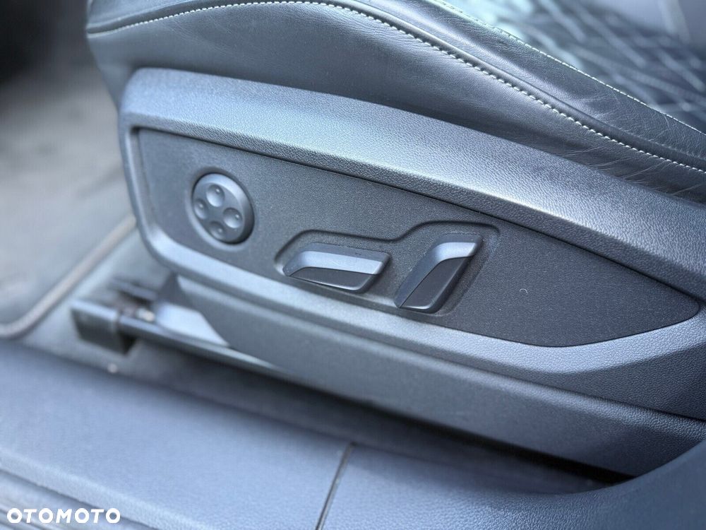 Audi Q5 Sportback - 25