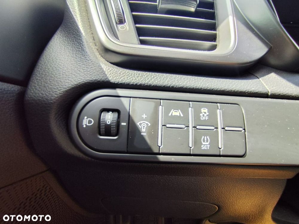 Kia Ceed - 25