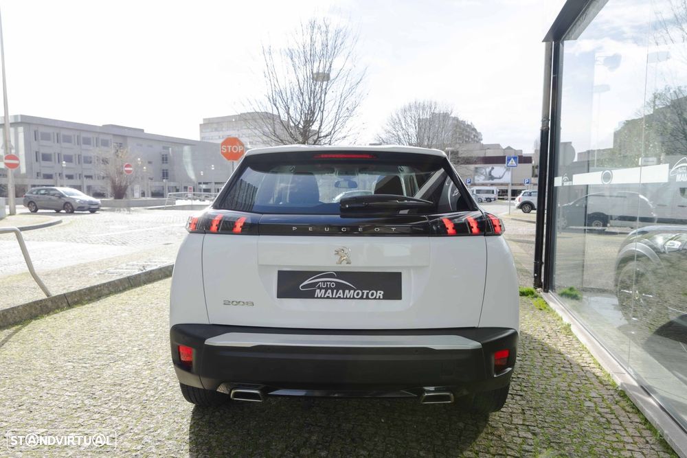 Peugeot 2008 1.2 PureTech Active EAT8 - 18