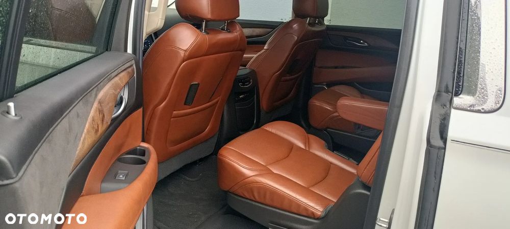 Cadillac Escalade - 20
