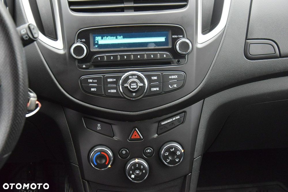 Chevrolet Trax 1.6 LS - 23