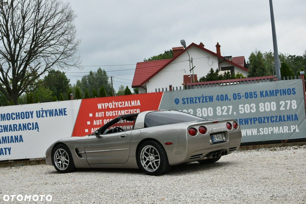 Chevrolet Corvette - 18