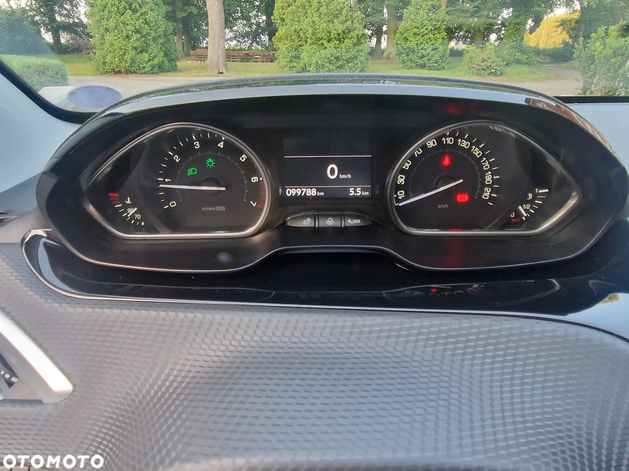 Peugeot 2008 120 VTI Allure - 32