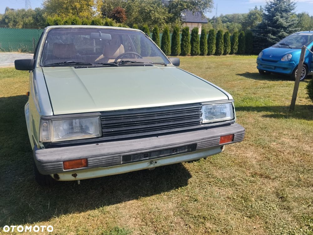 Nissan Sunny - 2