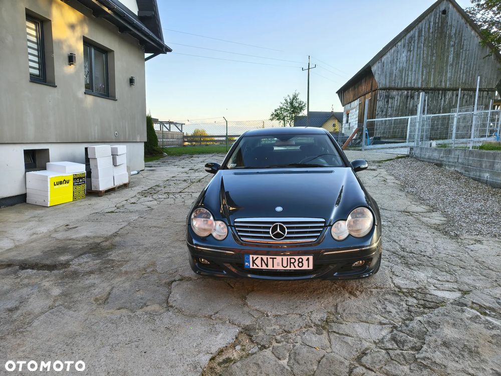 Mercedes-Benz C-Class 2007 photo 2