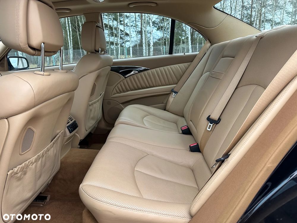 Mercedes-Benz Klasa E 500 4Matic Automatik Avantgarde - 30