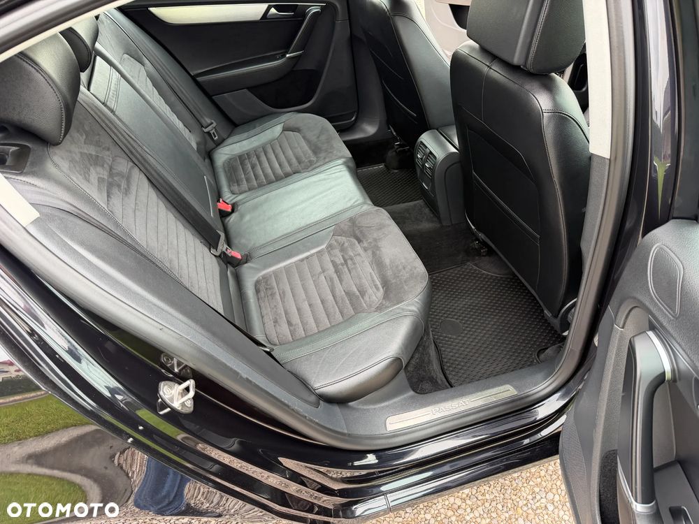 Volkswagen Passat 2.0 TDI Highline DSG - 19