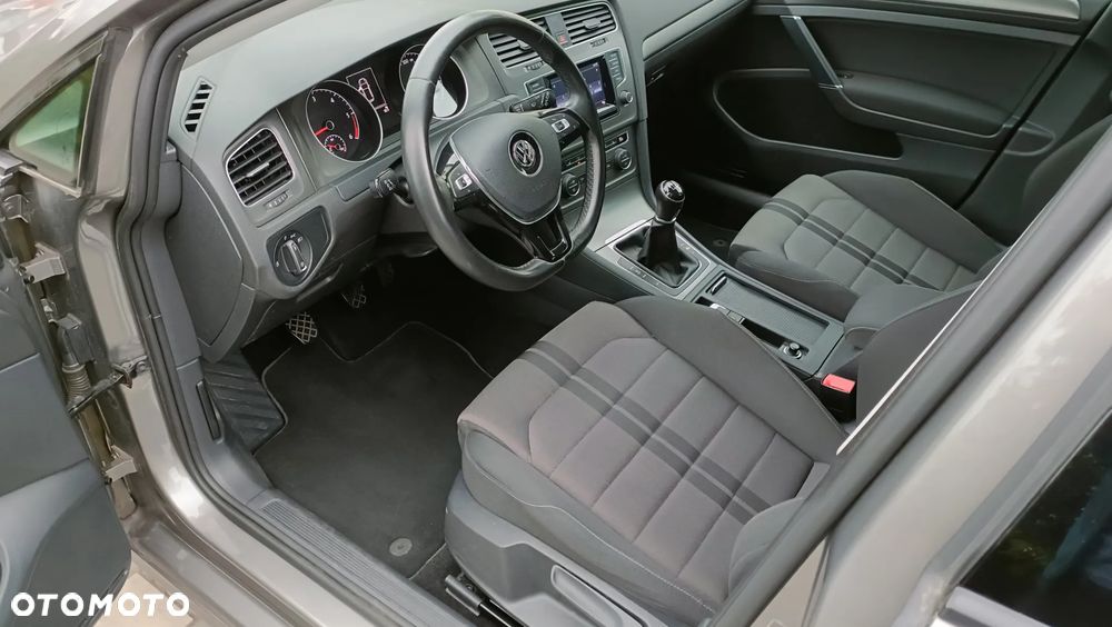 Volkswagen Golf 1.6 TDI BMT Highline - 29