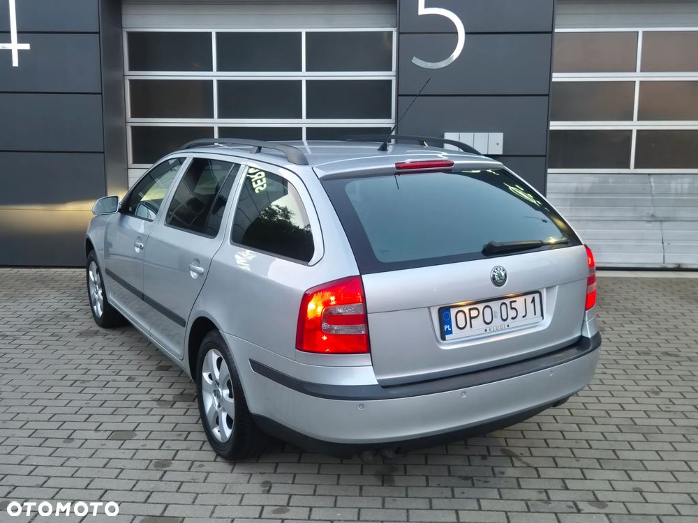 Skoda Octavia 2.0 TDI Elegance DSG - 10