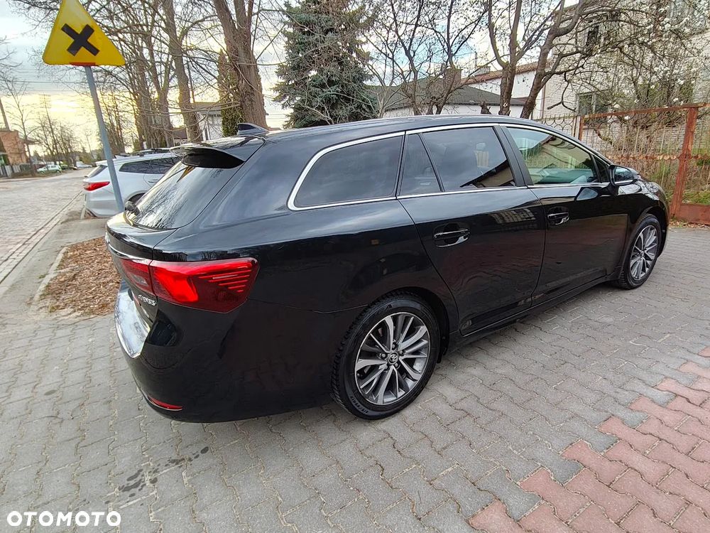 Toyota Avensis 1.8 Premium - 7