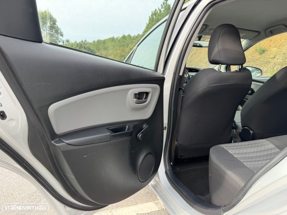 Toyota Yaris 1.4 D-4D Comfort+P.Style - 48