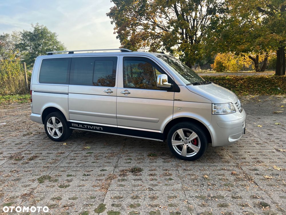 Volkswagen Multivan - 10