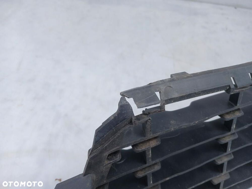 KRATKA KRATKA W ZDERZAK DOLNA CITROEN C3 PICASSO 99831L01 - 4