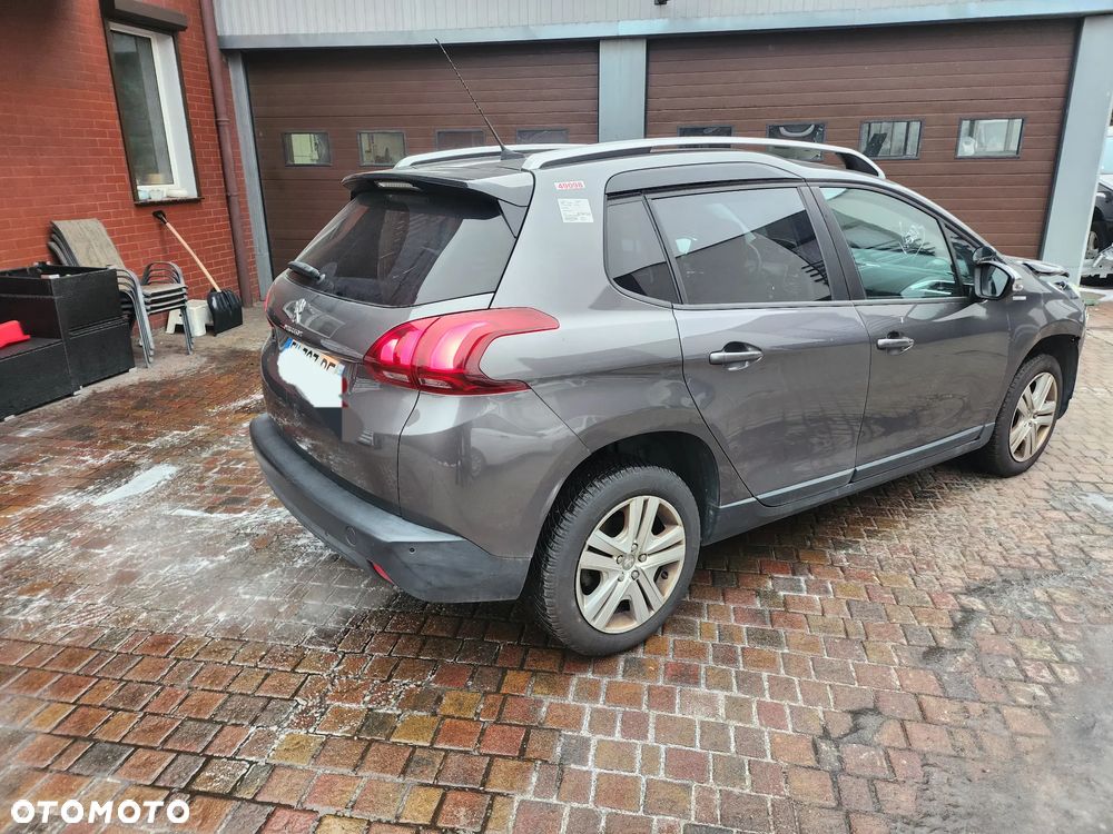 Peugeot 2008 BlueHDi 100 STOP & START Style - 6