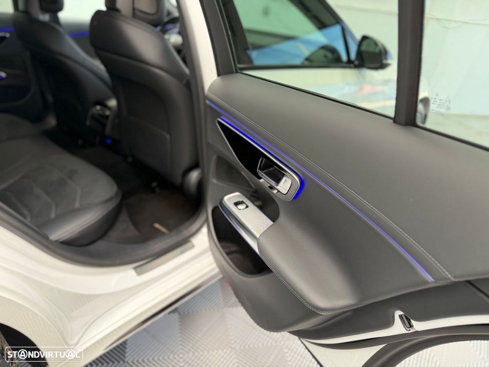 Mercedes-Benz E 300 de AMG Line - 21