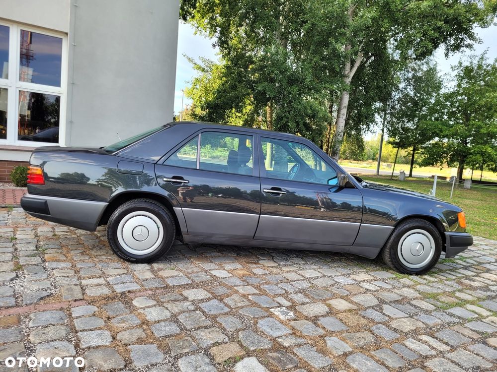 Mercedes-Benz 280 - 14